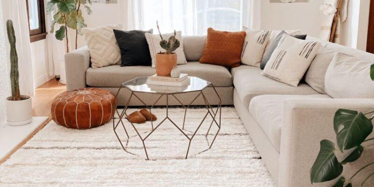 how to decor a coffee table feature